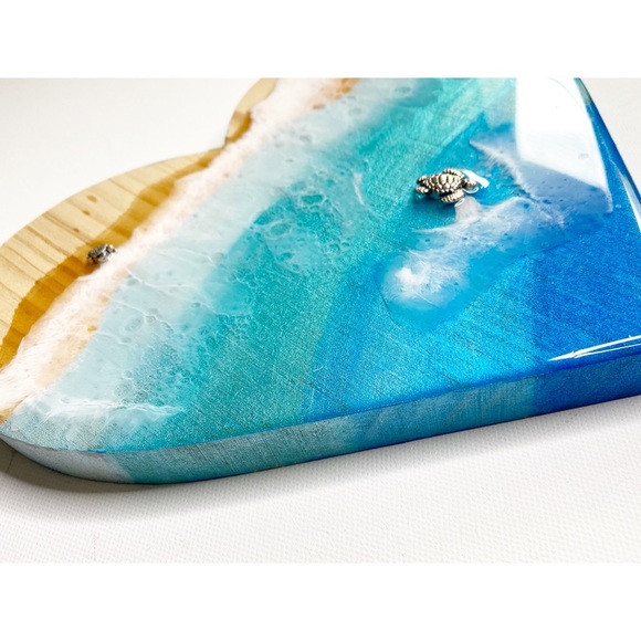 Resin Ocean Art Heart with Sea Turtle Decor - Picture 3 of 5